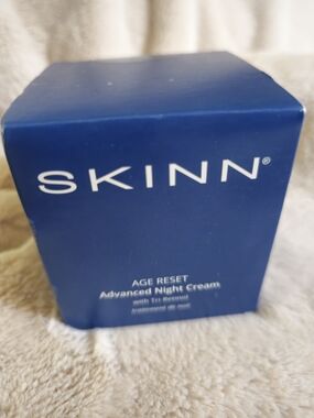 SKINN Age Reset Advanced Night Cream - Deep Blue Box